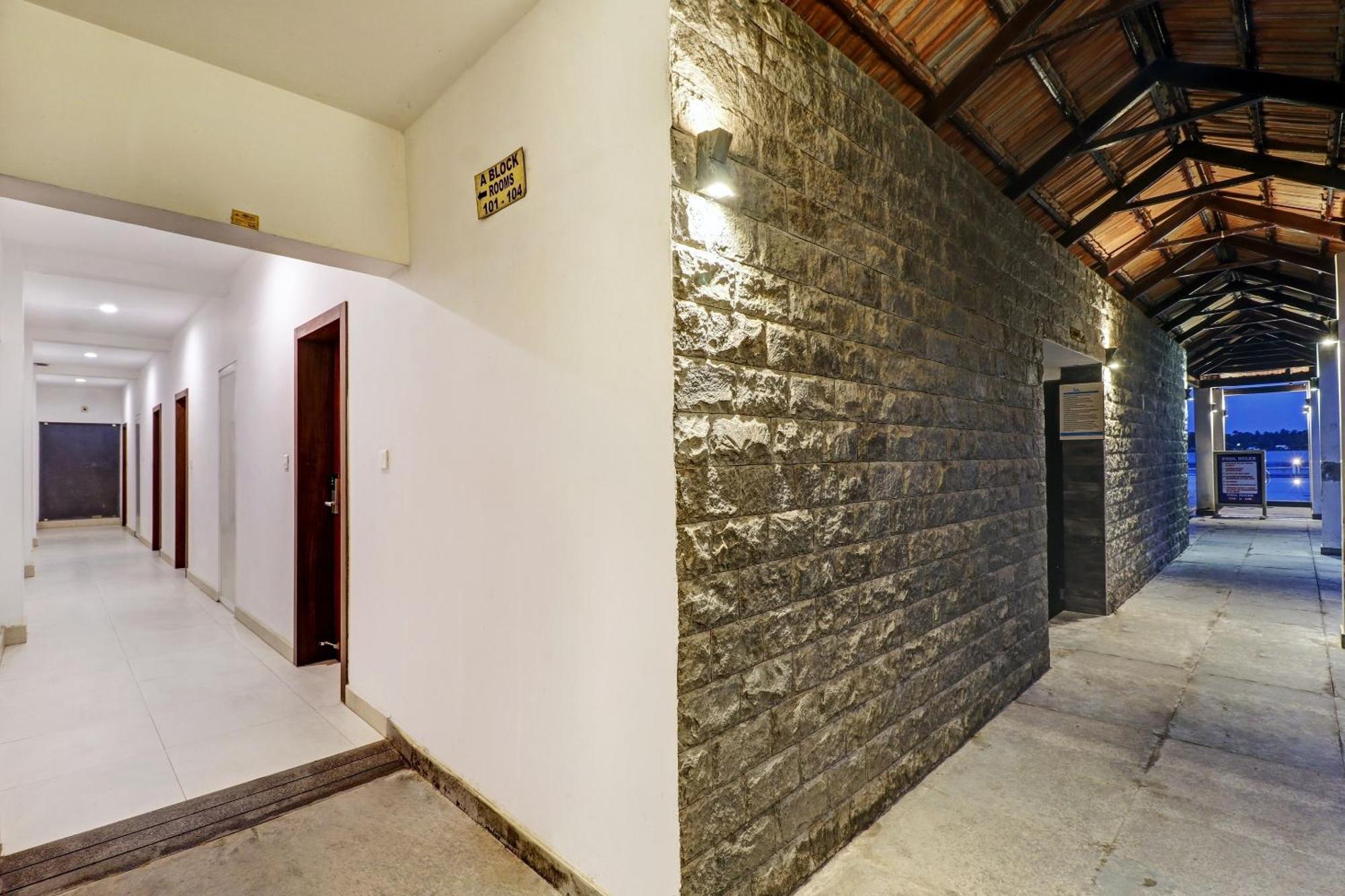 Townhouse Oak Edassery'S Sealine Villa Stay Kochi Екстериор снимка