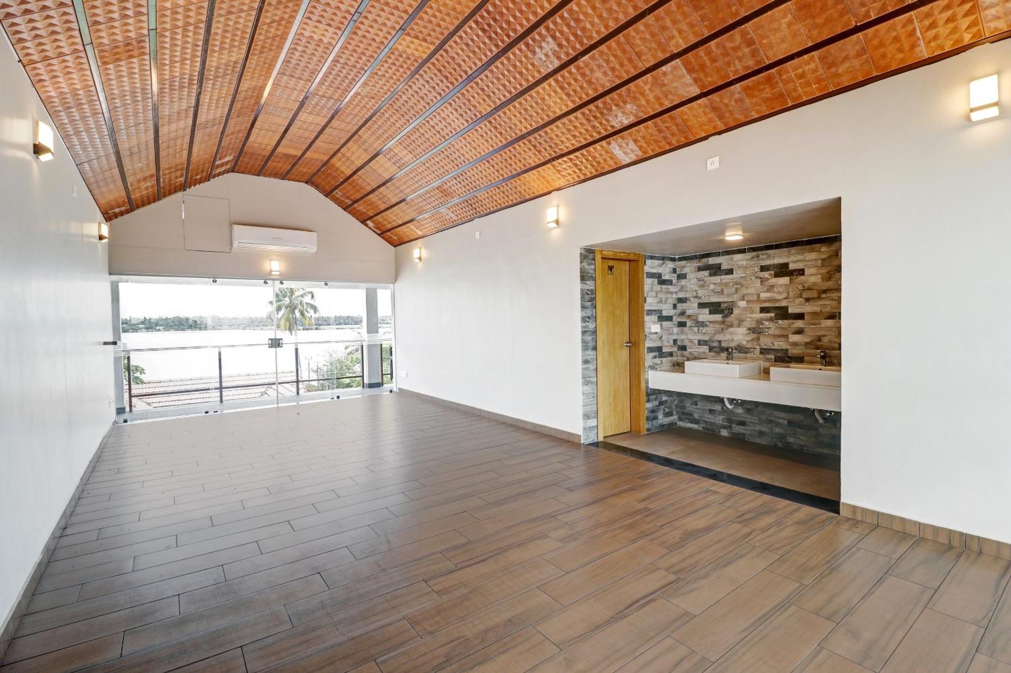 Townhouse Oak Edassery'S Sealine Villa Stay Kochi Екстериор снимка