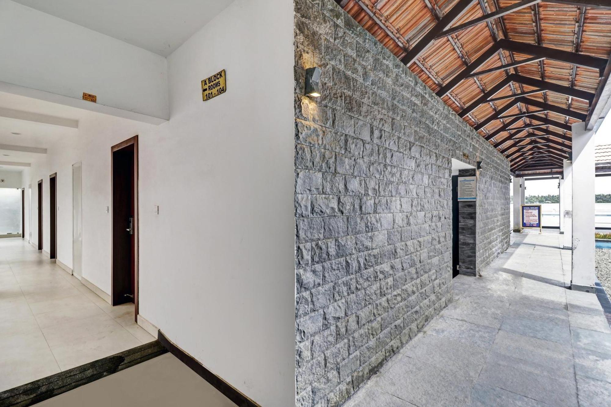 Townhouse Oak Edassery'S Sealine Villa Stay Kochi Екстериор снимка