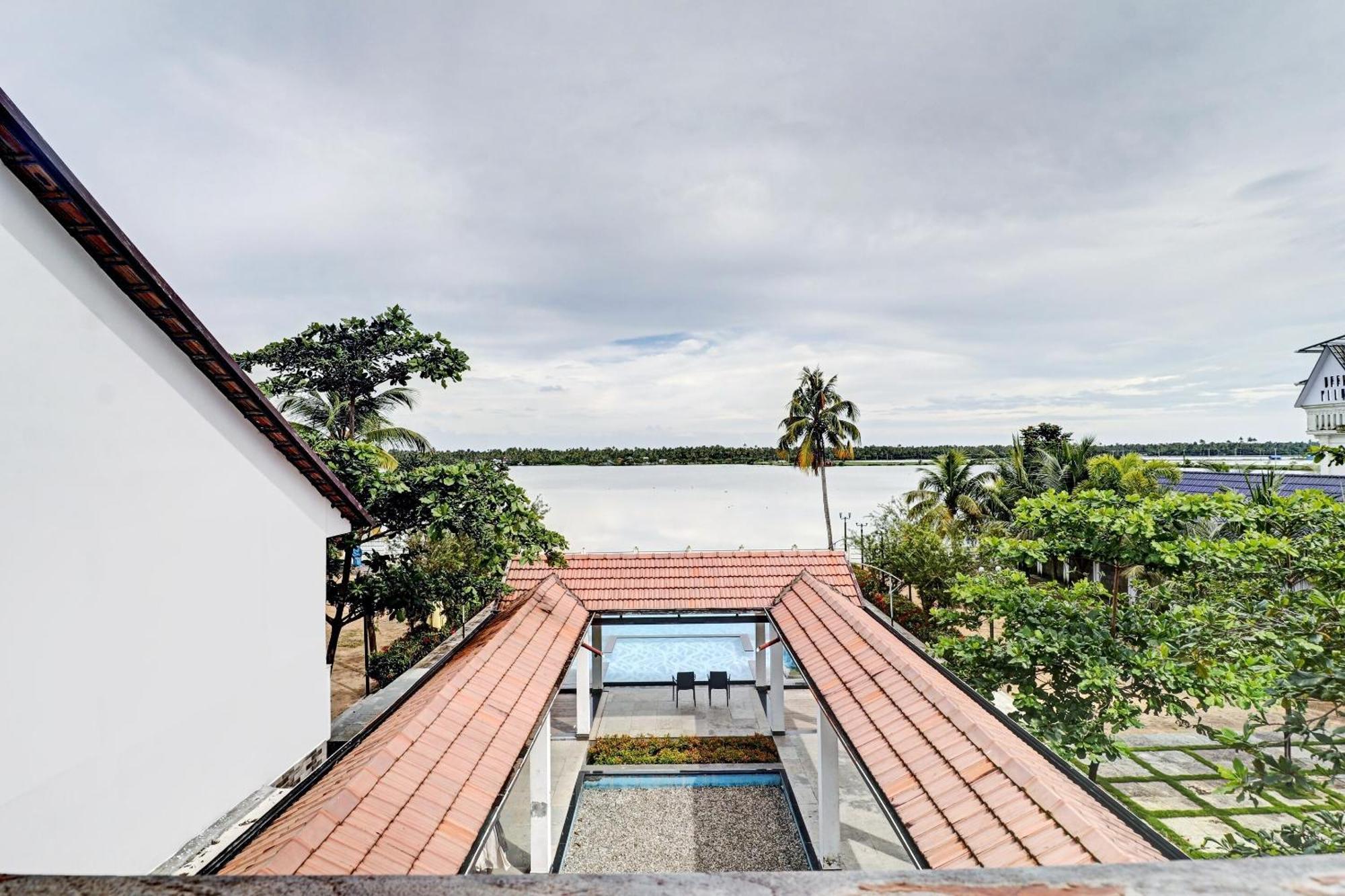 Townhouse Oak Edassery'S Sealine Villa Stay Kochi Екстериор снимка