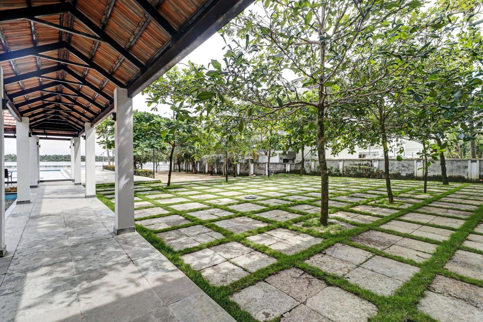 Townhouse Oak Edassery'S Sealine Villa Stay Kochi Екстериор снимка